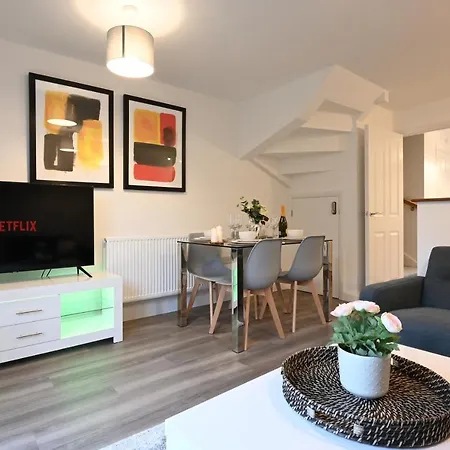 Luxury 4 Bed House With Gated Parking In The Heart Of Birmingham! Apartment Exterior photo