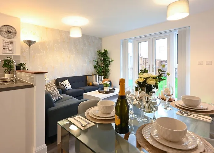 Luxury 4 Bed House With Gated Parking In The Heart Of Birmingham!
