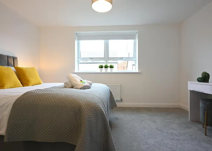 Luxury 4 Bed House With Gated Parking In The Heart Of Birmingham!
