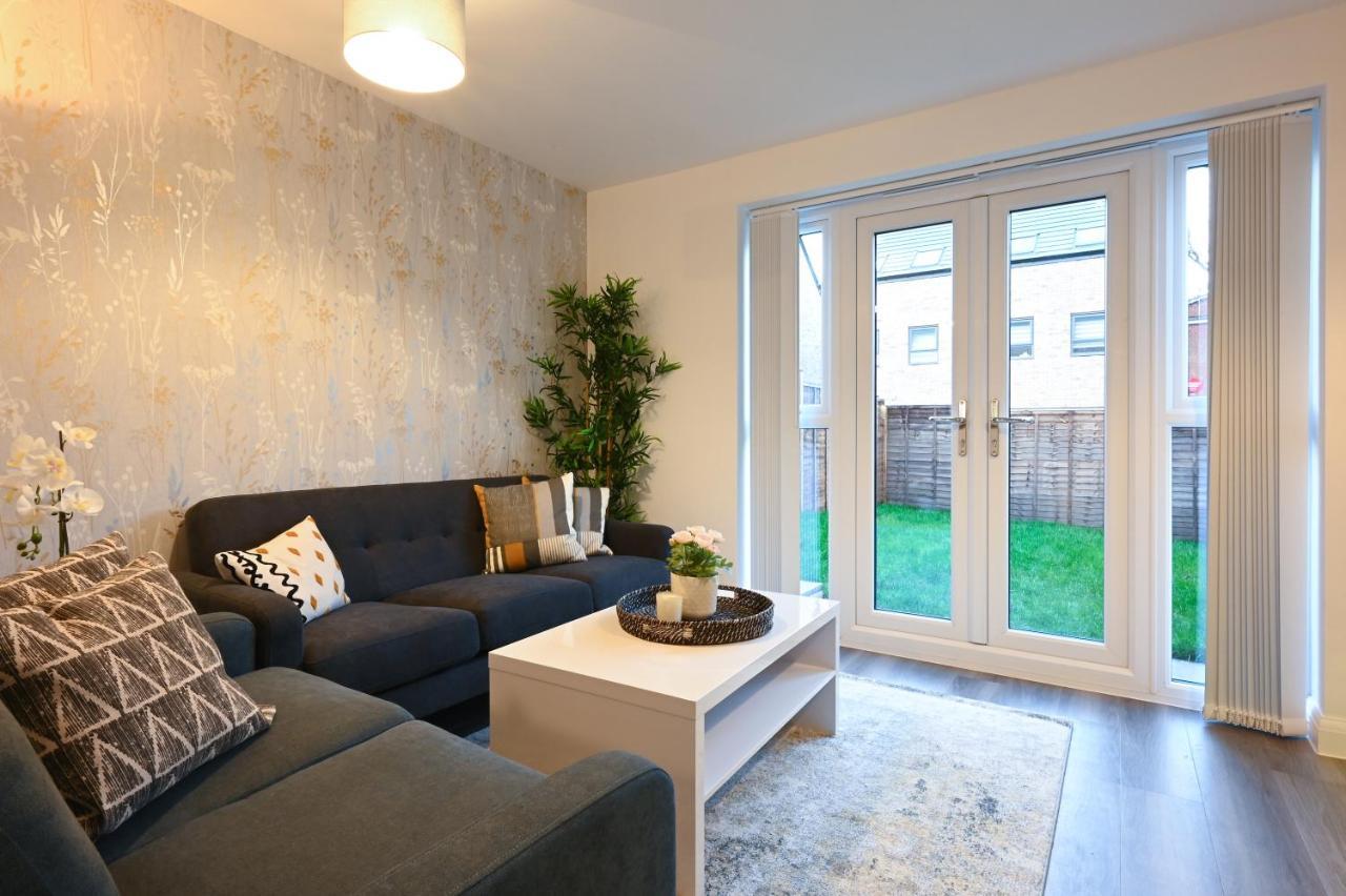 Luxury 4 Bed House With Gated Parking In The Heart Of Birmingham!