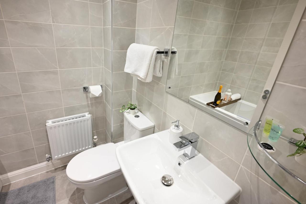 Luxury 4 Bed House With Gated Parking In The Heart Of Birmingham! * Birmingham