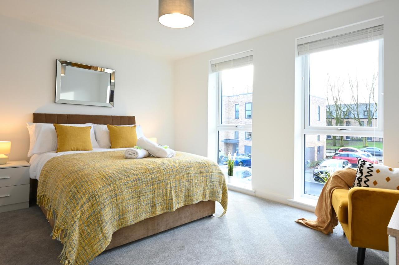 Apartment Luxury 4 Bed House With Gated Parking In The Heart Of Birmingham!