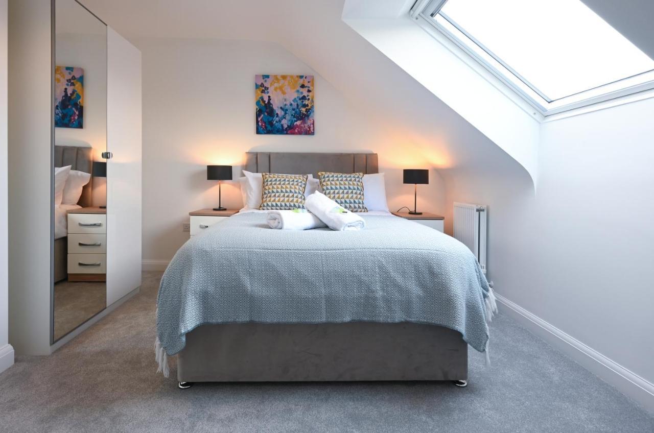 Apartment Luxury 4 Bed House With Gated Parking In The Heart Of Birmingham! *