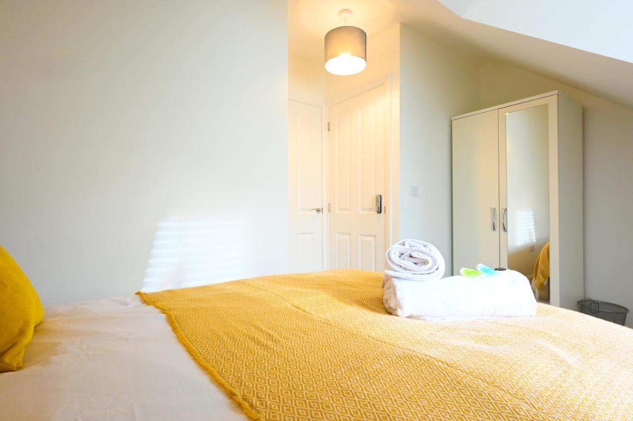 Luxury 4 Bed House With Gated Parking In The Heart Of Birmingham! *