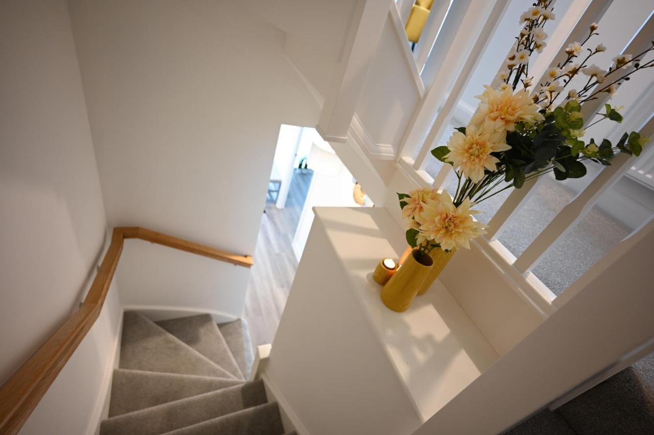 Luxury 4 Bed House With Gated Parking In The Heart Of Birmingham! Apartment *